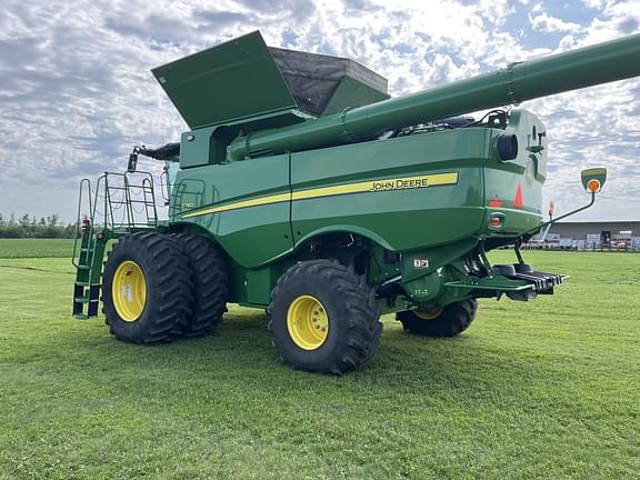 Image of John Deere S780 equipment image 2
