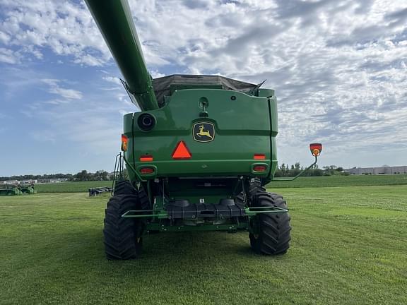 Image of John Deere S780 equipment image 3