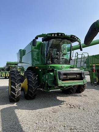 Image of John Deere S780 equipment image 1