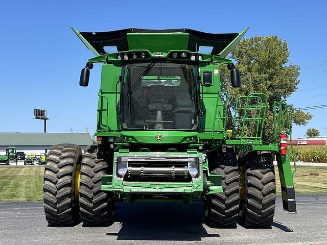 Image of John Deere S780 equipment image 4