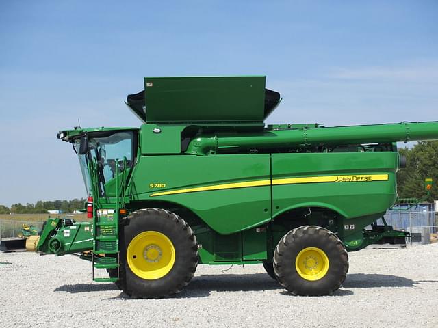 Image of John Deere S780 equipment image 1