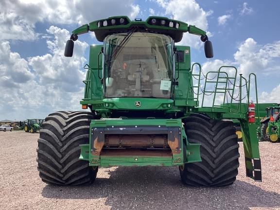 Image of John Deere S780 equipment image 1
