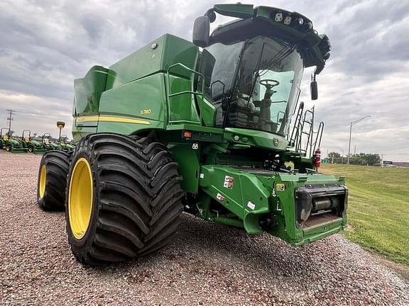 Image of John Deere S780 equipment image 1