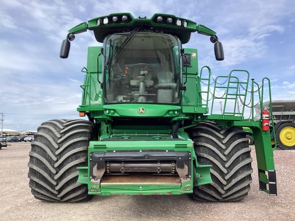 Image of John Deere S780 equipment image 1