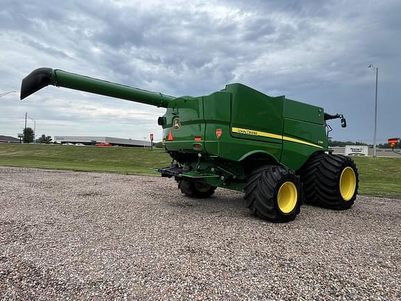 Image of John Deere S780 equipment image 2