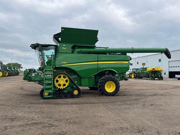 Image of John Deere S780 equipment image 1