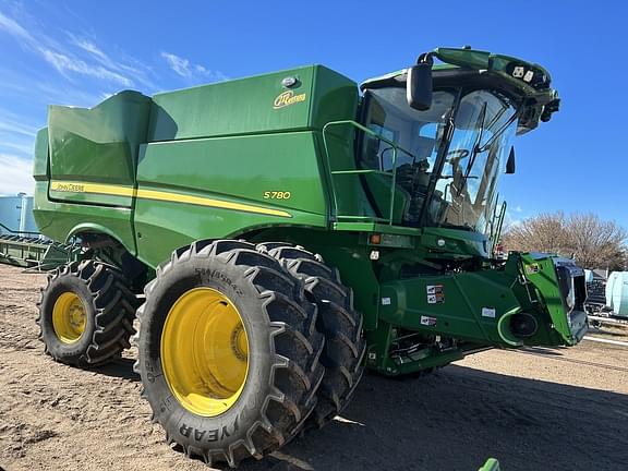 Image of John Deere S780 equipment image 1