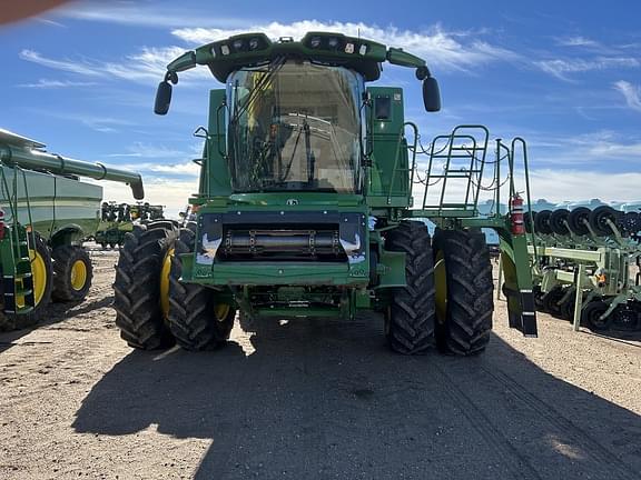 Image of John Deere S780 equipment image 1