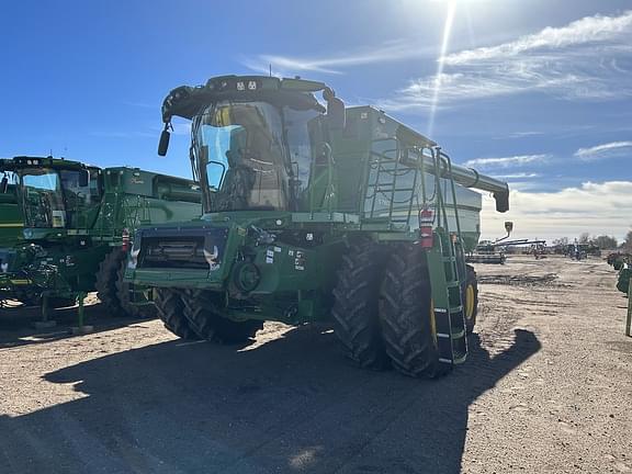 Image of John Deere S780 equipment image 2