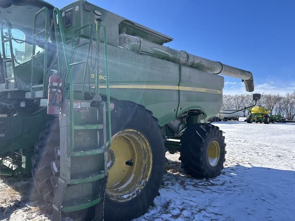 Image of John Deere S780 Image 1