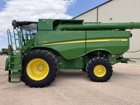 Image of John Deere S780 equipment image 1