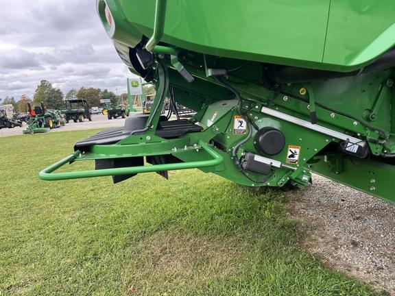 Image of John Deere S790 equipment image 4