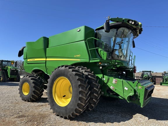 Main image John Deere S790