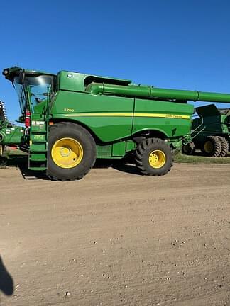 Image of John Deere S790 equipment image 1