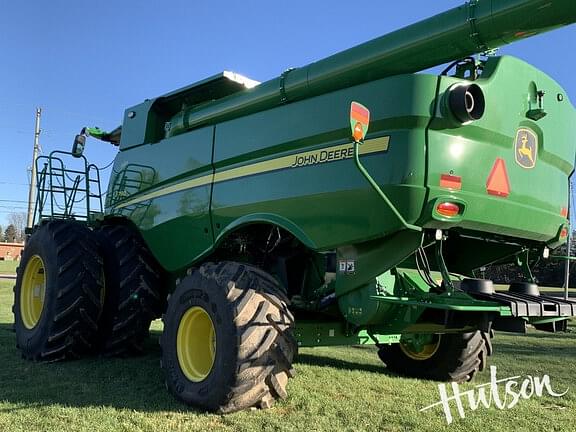 Image of John Deere S790 equipment image 1