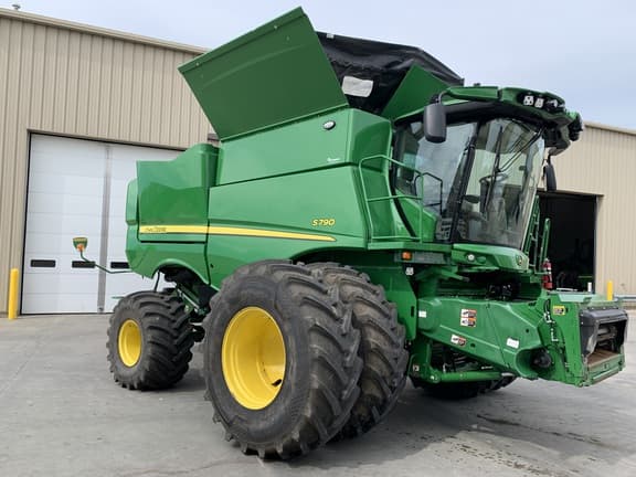 Image of John Deere S790 equipment image 1