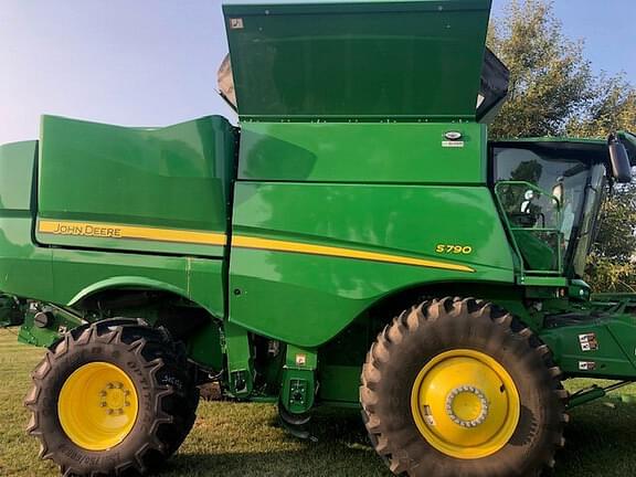 Image of John Deere S790 Primary image