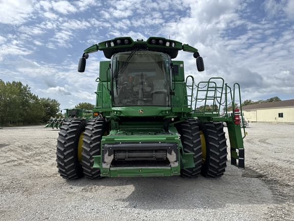 Image of John Deere S790 equipment image 2