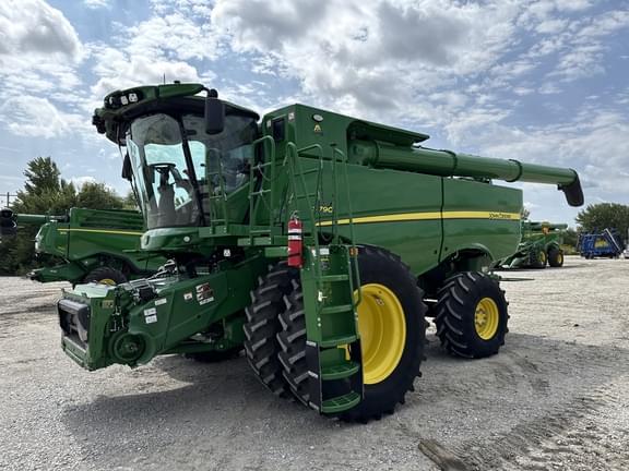 Image of John Deere S790 equipment image 2