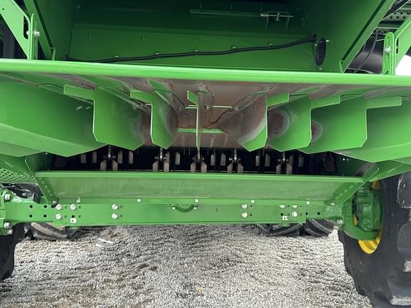 Image of John Deere S790 equipment image 3