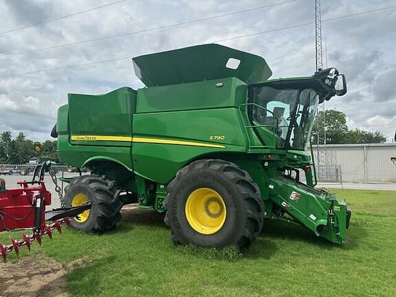 Image of John Deere S790 equipment image 2