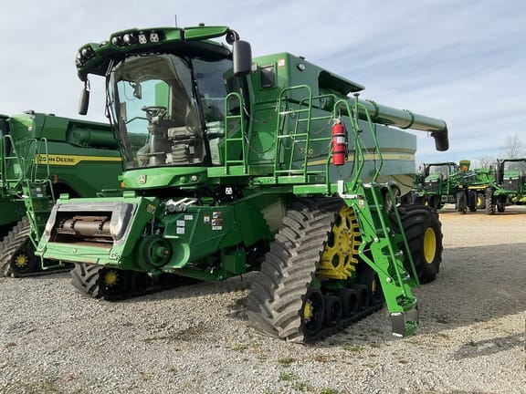 2023 John Deere S790 Equipment Image0