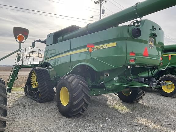 Image of John Deere S790 equipment image 1