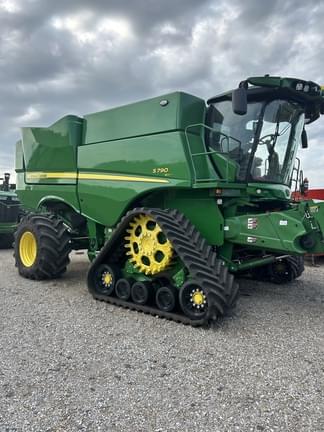 Image of John Deere S790 equipment image 1