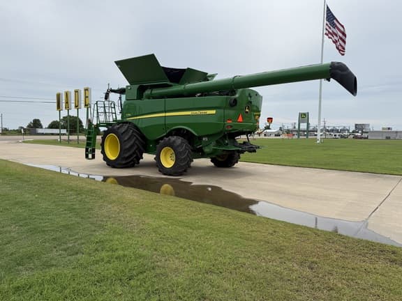 Image of John Deere S790 equipment image 1