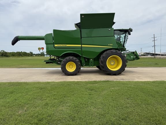 Image of John Deere S790 equipment image 4