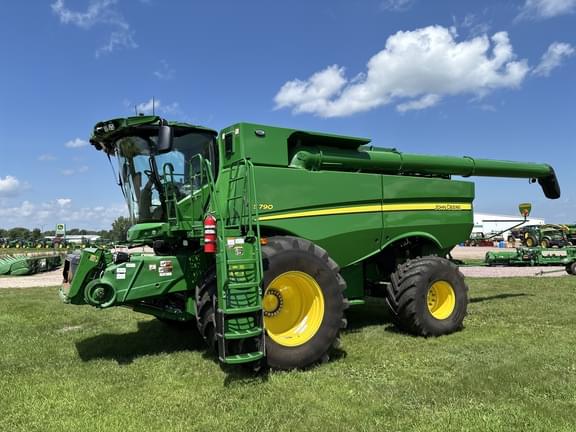 Image of John Deere S790 equipment image 1