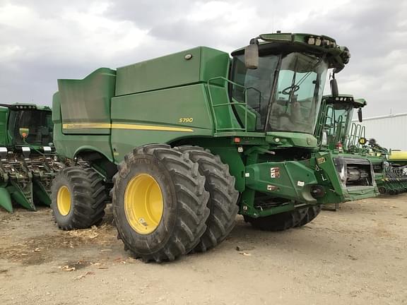 Image of John Deere S790 equipment image 1