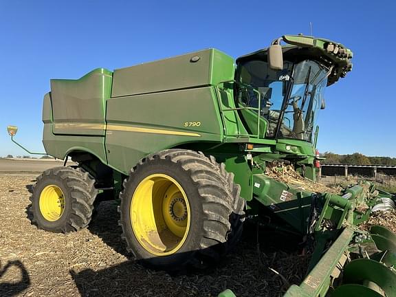 Image of John Deere S790 equipment image 1