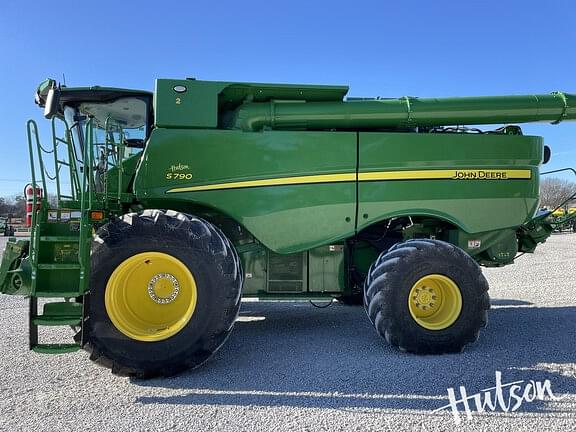 Image of John Deere S790 equipment image 2