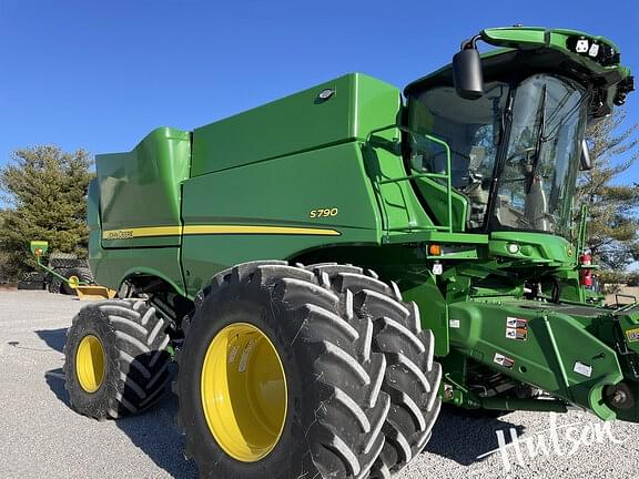 Image of John Deere S790 Primary image