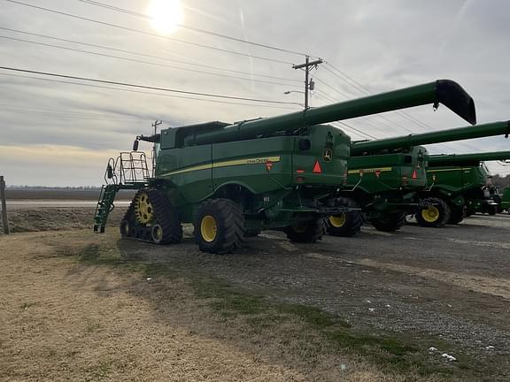 Image of John Deere S790 equipment image 2