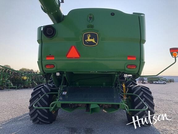 Image of John Deere S790 equipment image 1