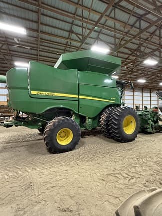 Image of John Deere S790 Image 1