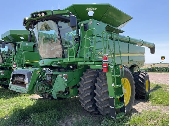 2023 John Deere S790 Equipment Image0