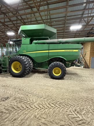 2023 John Deere S790 Equipment Image0