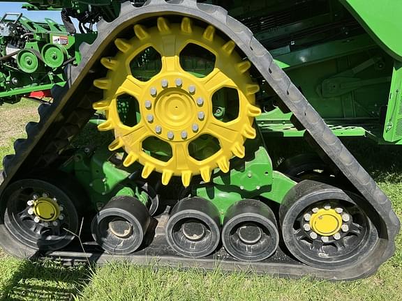 Image of John Deere S790 equipment image 4