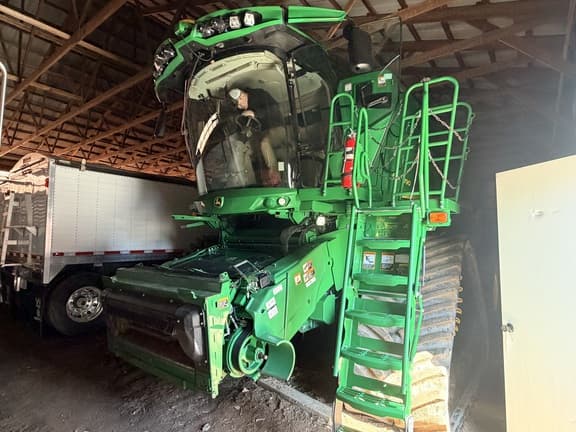 Image of John Deere S790 equipment image 2