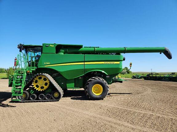 Image of John Deere S790 equipment image 1