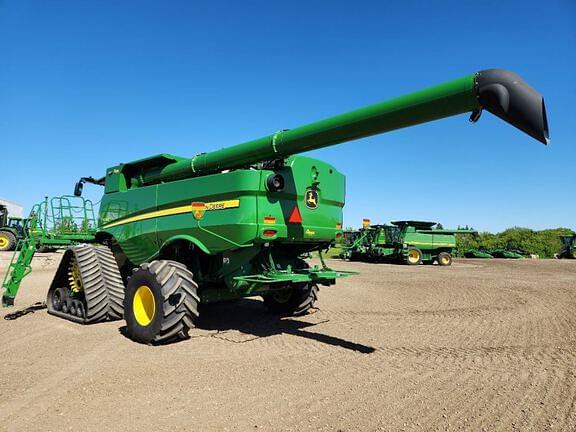 Image of John Deere S790 equipment image 2