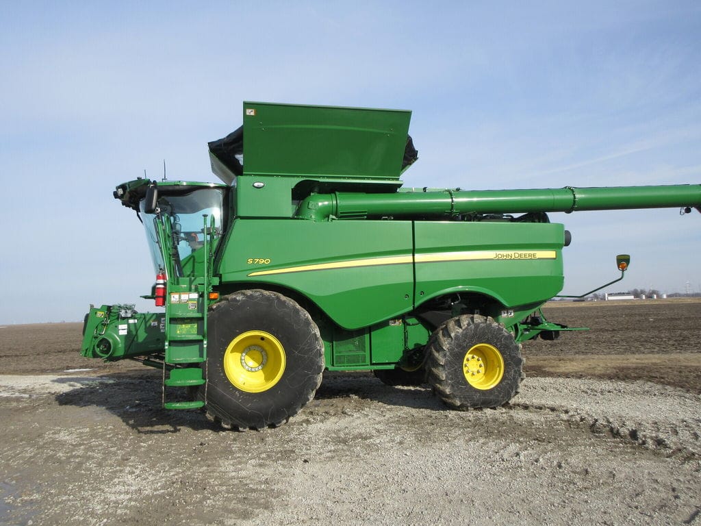 2023 John Deere S790 Equipment Image0