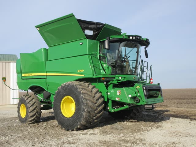 Image of John Deere S790 equipment image 3