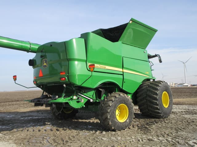 Image of John Deere S790 equipment image 1