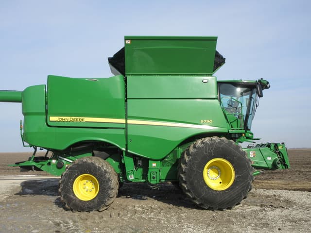 Image of John Deere S790 equipment image 2