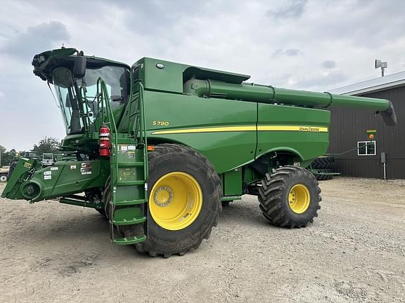 Image of John Deere S790 Primary image