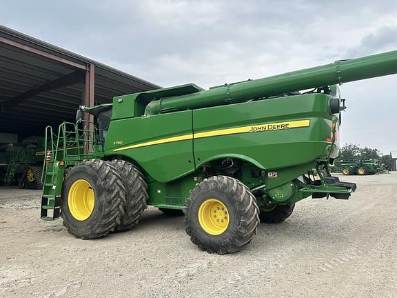 Image of John Deere S790 equipment image 2